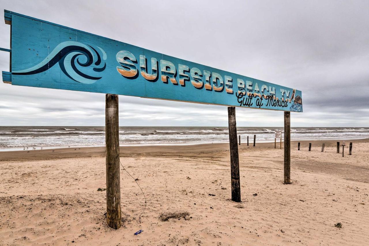 Surfside Beach Gem With Deck - 1 Block To Shore! Freeport Kültér fotó